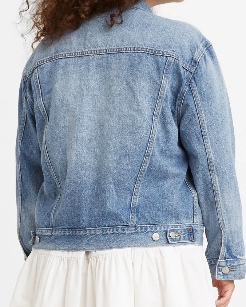 Beth Dutton’s Season 5 Blue Denim Jacket – Yellowstone Iconic Look