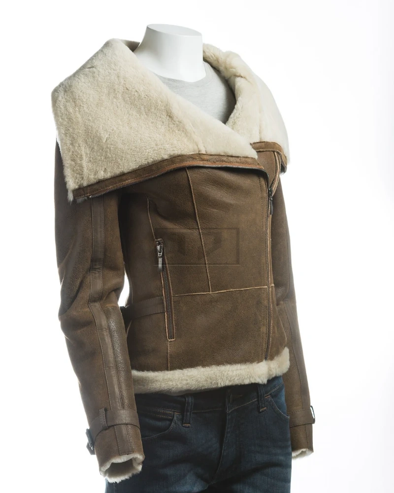 Women Oversized Fur Collar Jacket - image 4